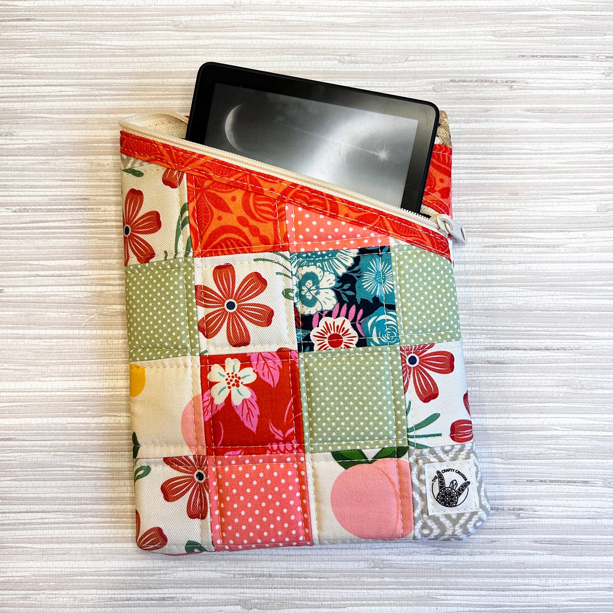 Padded E-reader Zipper Case - Quilted Patchwork Book Pouch - Fresh Floral Design E reader Journal Sleeve - Image 2