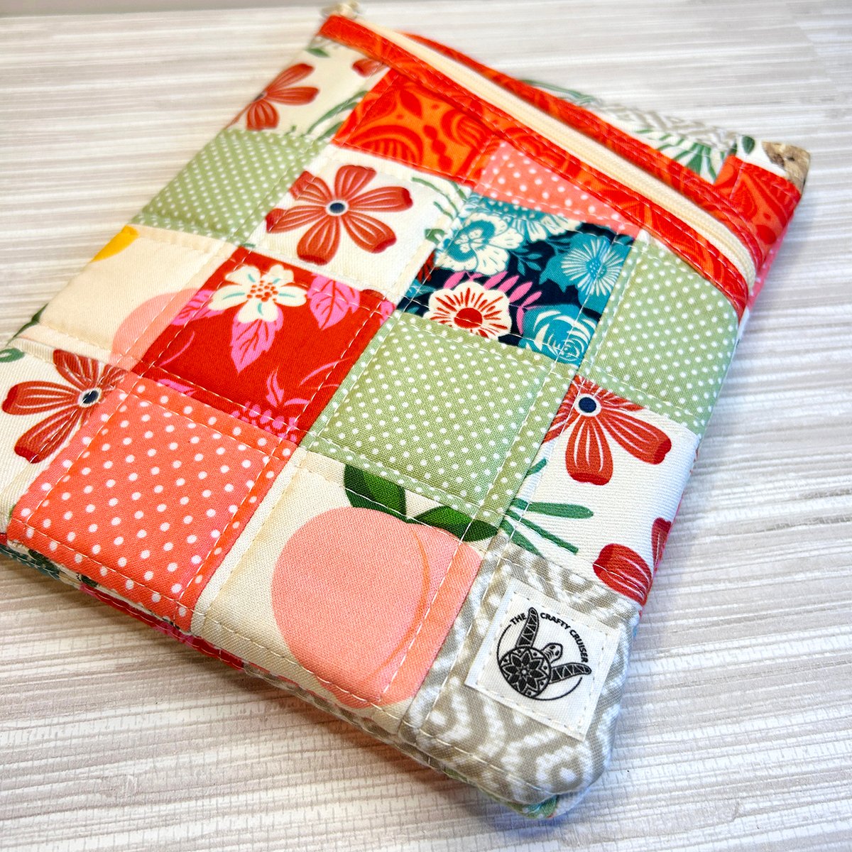Padded E-reader Zipper Case - Quilted Patchwork Book Pouch - Fresh Floral Design E reader Journal Sleeve - Image 8